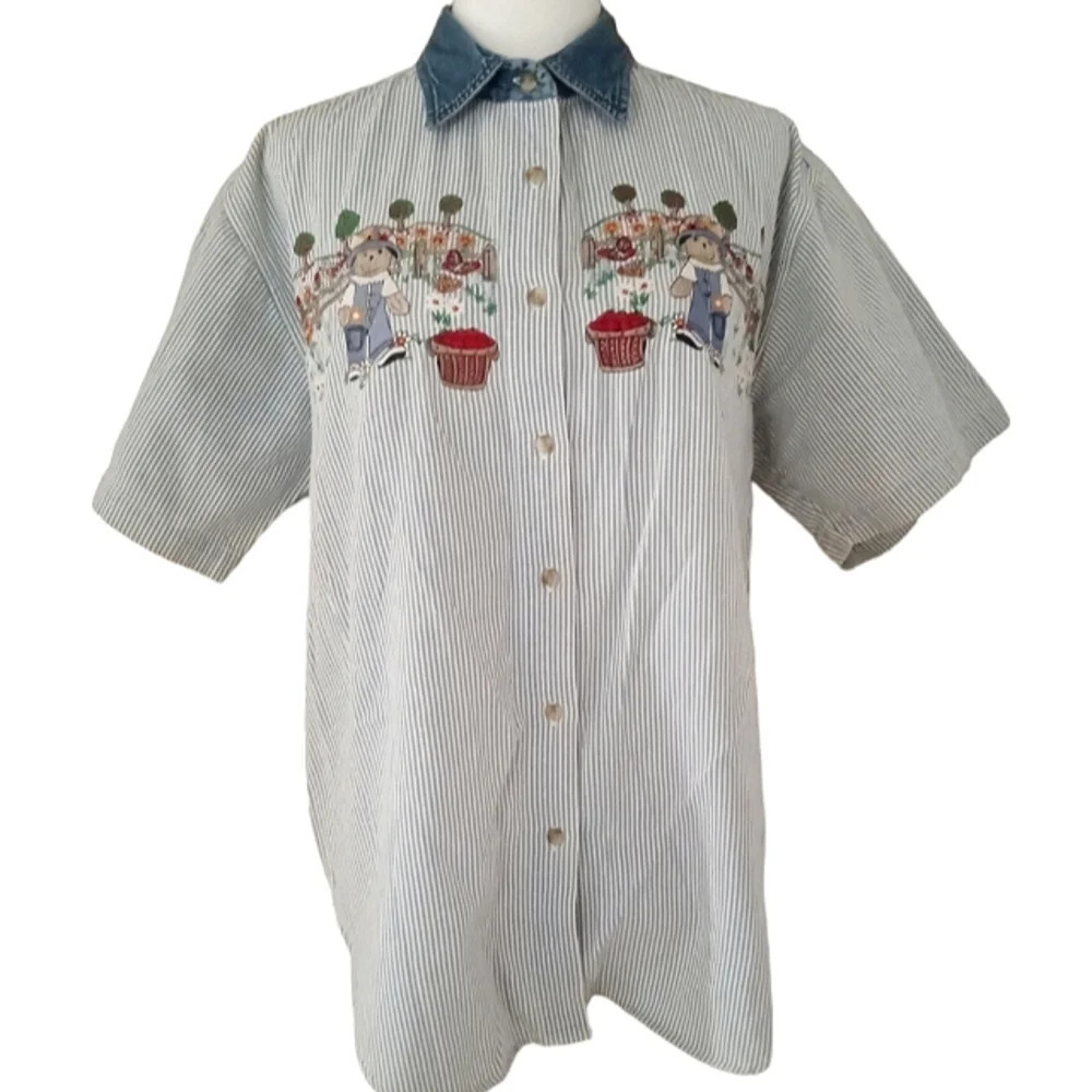 Vintage Let's Quizz Again Embroidered Bear Railroad Stripe Button Up Size Medium